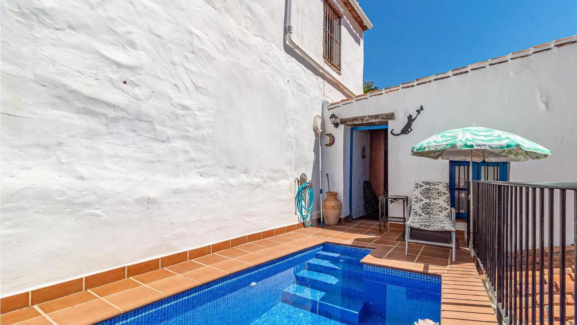 Amazing Home In Competa With Kitchen
